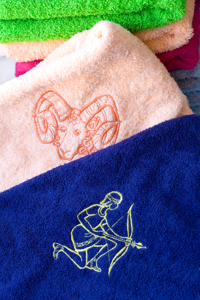 Лицевые полотенца с индивидуальной вышивкой Логотипа закачика  - Proffitex
